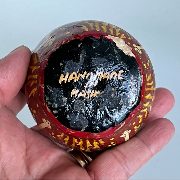 Antique & Vintage Kashmiri paper mache boxes and paperweight set of 3 pieces - Picture 13 of 16